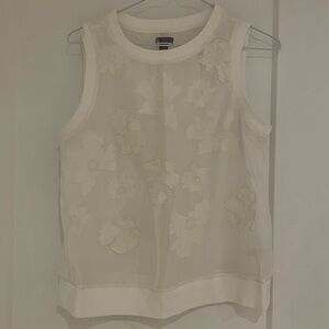 Chelsea28 - Sheer Ivory Floral Appliqué Sleeveless Shirt (size: S)